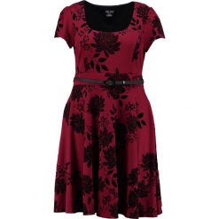 Sukienki hiszpanki: City Chic ORIENTAL FLOCK Sukienka z dżerseju ruby