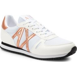 Sneakersy ARMANI EXCHANGE - XDX031 XV137 N862 White/Rose Gold. Białe półbuty damskie Armani Exchange, na co dzień, bez wzorów, ze skóry ekologicznej, bez obcasa, na płaskiej podeszwie, bez zapięcia. Za 469,00 zł.