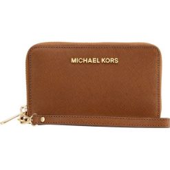 MICHAEL Michael Kors JET SET TRAVEL Portfel luggage. Brązowe portfele damskie marki MICHAEL Michael Kors. Za 459,00 zł.