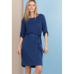 Tunika z wiązanym paskiem. Tuniki damskie Monnari, na co dzień, w paski, eleganckie, bez kołnierzyka, bez rękawów. Za 139,50 zł.