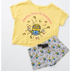 Piżama Minionki -. Piżamy damskie Sinsay, s, z motywem z bajki, bez rękawów. W wyprzedaży za 39,99 zł.