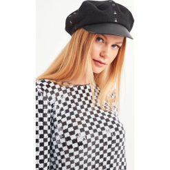 KASZKIET EMPORIO ARMANI. Kaszkiety damskie Emporio Armani, bez wzorów. Za 779,00 zł.