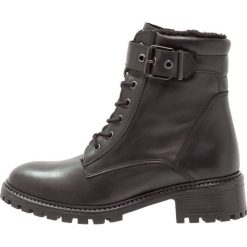 Buty zimowe damskie: KIOMI Botki sznurowane black