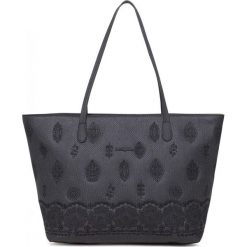 Desigual torebka damska Bols Paola Capri Zipper, czarna. Czarne torebki klasyczne damskie Desigual, z haftami, z haftem. W wyprzedaży za 279,00 zł.