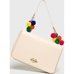 Love Moschino - Torebka. Białe torebki klasyczne damskie Love Moschino, w paski, z materiału, casualowe, na ramię, średnie, bez dodatków. Za 879,90 zł.