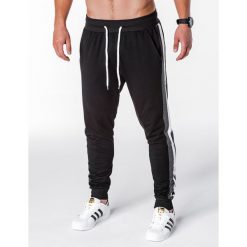 SPODNIE MĘSKIE DRESOWE P715 - CZARNE. Czarne spodnie męskie Ombre Clothing, m, bez wzorów, z bawełny. Za 49,00 zł.