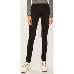Levi's - Jeansy 711. Czarne jeansy damskie Levi's®, s. W wyprzedaży za 329,90 zł.