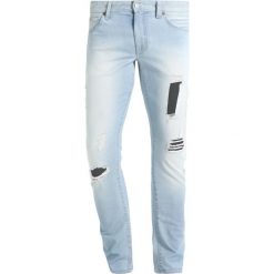 Armani Exchange Jeansy Slim Fit denim indigo. Niebieskie jeansy męskie relaxed fit marki Armani Exchange. W wyprzedaży za 365,40 zł.