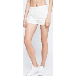 Missguided - Szorty. Białe szorty damskie marki Missguided, bez wzorów, z bawełny, casualowe, z podwyższonym stanem. W wyprzedaży za 49,90 zł.