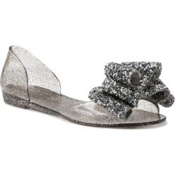 Sandały SCA'VIOLA - G-01 Silver. Szare klapki damskie Sca'viola, bez wzorów, z tworzywa sztucznego, bez obcasa, na obcasie. Za 149,00 zł.