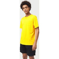 O'Neill Essentials Koszulka Żółty. Żółte podkoszulki męskie O'Neill, xl, bez wzorów, z bawełny, z krótkim rękawem. Za 102,95 zł.