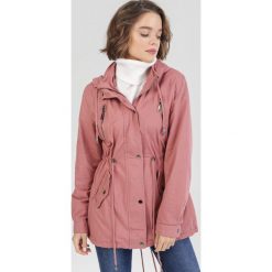 Ciemnoróżowa Parka Isirorin. Różowe kurtki damskie Born2be, xl, bez wzorów, bez kaptura. Za 169,99 zł.