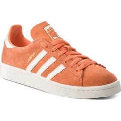 Buty adidas - Campus CQ2078 Traora/Owhite/Cwhite. Pomarańczowe buty sportowe damskie Adidas, bez wzorów, z zamszu, bez obcasa, na płaskiej podeszwie, bez zapięcia. W wyprzedaży za 269,00 zł.