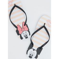 Japonki Minnie Mouse - Różowy. Różowe klapki damskie Sinsay, z motywem z bajki, bez obcasa. Za 14,99 zł.