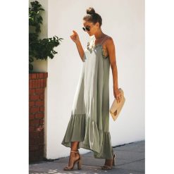Sukienka DAFNE KHAKI. Brązowe sukienki damskie Sukienka DAFNE KHAKI, s, bez wzorów, bez kołnierzyka, bez rękawów, długie. W wyprzedaży za 69,00 zł.