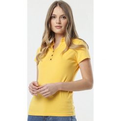 Żółty T-shirt Teodora. Żółte koszulki damskie polo Born2be, s, bez wzorów, z jeansu, z krótkim rękawem. Za 39,99 zł.