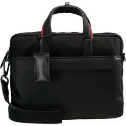 Calvin Klein MULTI TASK LAPTOP BAG EXTRA Aktówka black. Czarne aktówki męskie marki Calvin Klein. Za 759,00 zł.