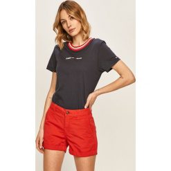 Tommy Jeans - T-shirt. Niebieskie topy damskie Tommy Jeans, s, z nadrukiem, z bawełny, casualowe, z okrągłym kołnierzem. W wyprzedaży za 139,90 zł.
