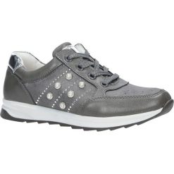 Szare buty sportowe z ozdobnym suwakiem i perełkami casu p-237. Szare buty dziewczęce sportowe Casu, bez wzorów, bez zapięcia. Za 99,99 zł.