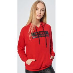 Bluza z nadrukiem - Czerwony. Czerwone bluzy damskie z nadrukiem marki Cropp, s. W wyprzedaży za 39,99 zł.