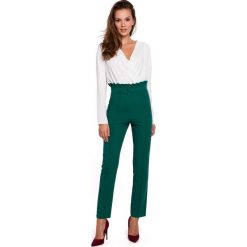 Zielone Eleganckie Spodnie w Kant z Falbanką w Pasie. Zielone spodnie męskie MAKEOVER, s, bez wzorów, z elastanu, eleganckie. Za 164,91 zł.