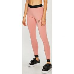 Nike Sportswear - Legginsy. Różowe legginsy damskie marki Nike Sportswear, s, z elastanu. W wyprzedaży za 139,90 zł.