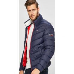 Tommy Jeans - Kurtka. Czerwone płaszcze męskie Tommy Jeans, xl, bez wzorów, z poliesteru, krótkie, bez kaptura. Za 699,90 zł.