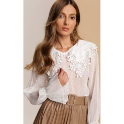 Biała Bluzka Chalsarda. Białe bluzki damskie Renee, s, bez wzorów, bez kołnierzyka, bez rękawów. Za 109,99 zł.