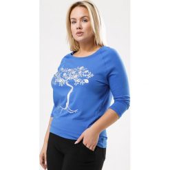 Ciemnoniebieska Bluzka Lemon Tree. Niebieskie bluzki damskie marki Born2be, xl, bez wzorów, bez kołnierzyka, z długim rękawem. Za 59,99 zł.