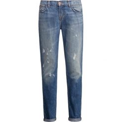 Jeansy J BRAND JAKE BOY FIT JEAN BROKEN Niebieski. Niebieskie jeansy damskie marki J Brand, bez wzorów, z elastanu. W wyprzedaży za 585,00 zł.