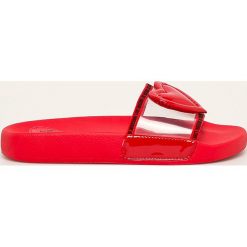 Love Moschino - Klapki. Czerwone klapki damskie Love Moschino, bez wzorów, z materiału, bez obcasa, na obcasie. Za 439,90 zł.