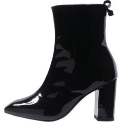 Kurt Geiger STRUT Botki black. Czarne botki damskie skórzane marki Kurt Geiger, klasyczne. Za 819,00 zł.