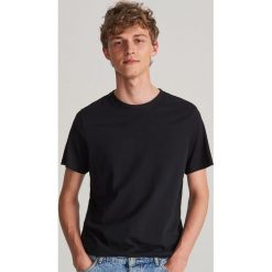 Gładki T-shirt - Czarny. Czarne t-shirty damskie Reserved, s, bez wzorów, bez kołnierzyka. Za 39,99 zł.
