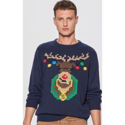 Świecący sweter z reniferem - Granatowy. Niebieskie swetry klasyczne męskie marki Cropp, l. Za 119,99 zł.