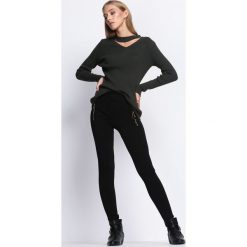 Czarne Legginsy Con Jugate. Czarne legginsy marki Born2be, l. Za 29,99 zł.