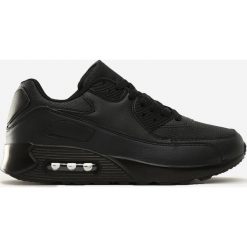 Czarne Buty Sportowe Fahari. Czarne buty sportowe męskie Born2be, na sznurówki. Za 109,99 zł.
