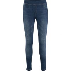 Legginsy o wyglądzie dżinsów bonprix niebieski. Niebieskie jeansy damskie bonprix, bez wzorów, z jeansu. Za 109,99 zł.