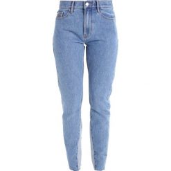 Calvin Klein Jeans Jeansy Slim Fit light stone. Niebieskie jeansy damskie marki Calvin Klein Jeans, z bawełny. W wyprzedaży za 359,40 zł.