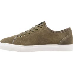 Tenisówki męskie: Lyle & Scott TEVIOT Tenisówki i Trampki olive