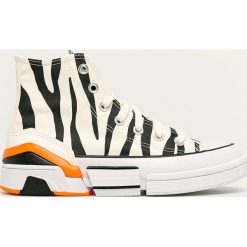 Converse - Trampki. Trampki i tenisówki damskie Converse, bez wzorów, z gumy, bez zapięcia. Za 479,90 zł.