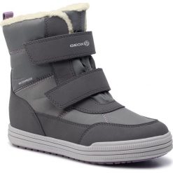Śniegowce GEOX - J Zorian G.B Wpf A J744TA 050FU C9002 S Dk Grey. Szare śniegowce dziewczęce Geox, bez zapięcia. W wyprzedaży za 219,00 zł.
