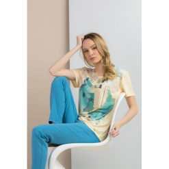 T-shirt z nowoczesnym printem. Szare t-shirty damskie Monnari, uniwersalny, bez wzorów, z jeansu, bez kołnierzyka. Za 49,95 zł.