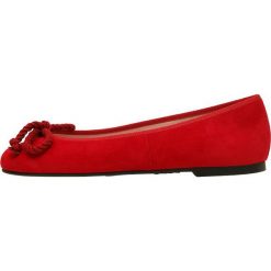 Pretty Ballerinas ANGELIS Baleriny red. Czerwone baleriny damskie marki Pretty Ballerinas, bez wzorów, ze skóry, klasyczne, bez obcasa. Za 559,00 zł.