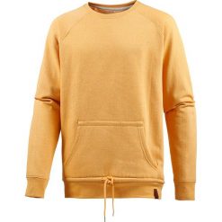 Bluza w kolorze pomarańczowym. Pomarańczowe bluzy męskie Street & Sports Wear, m, bez wzorów, ze skóry, z okrągłym kołnierzem, bez rękawów, bez kaptura. W wyprzedaży za 85,95 zł.