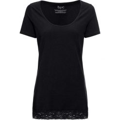 Koszula nocna z koronką bonprix czarny. Czarne koszule nocne damskie marki bonprix, w koronkowe wzory, z bawełny, z długim rękawem, długie. Za 44,99 zł.