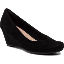 Półbuty CLARKS - Flores Tulip 261289714 Black Sde. Czarne półbuty damskie Clarks, bez wzorów, ze skóry, bez obcasa, na obcasie, bez zapięcia. Za 339,00 zł.