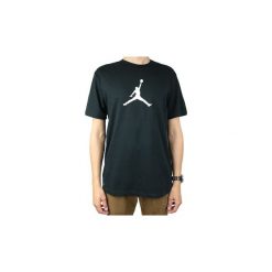 T-shirty z krótkim rękawem Nike Air Iconic 23/7 Tee AV1167-011. Czarne t-shirty męskie Nike, m, bez wzorów, bez kołnierzyka, krótkie. Za 99,99 zł.