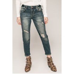 Guess Jeans - Jeansy. Niebieskie jeansy damskie rurki Guess Jeans. W wyprzedaży za 339,90 zł.