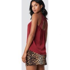 Rut&Circle Top na ramiączkach z odkrytymi plecami - Red. Czerwone topy damskie marki Rut&Circle, bez wzorów, z tkaniny, bez kołnierzyka. Za 104,95 zł.