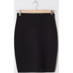 Spódnica basic -. Spódniczki damskie House, s, bez wzorów. Za 39,99 zł.